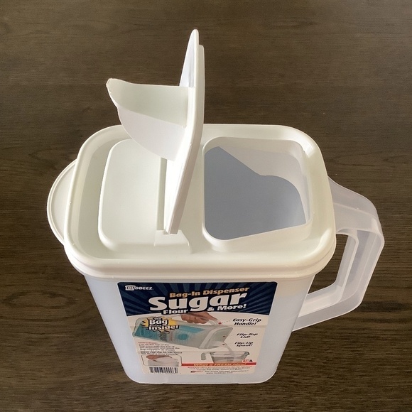 Flour Sugar Container- 4 Quart All Purpose Kitchen Organization and Storage USA - Picture 6 of 8